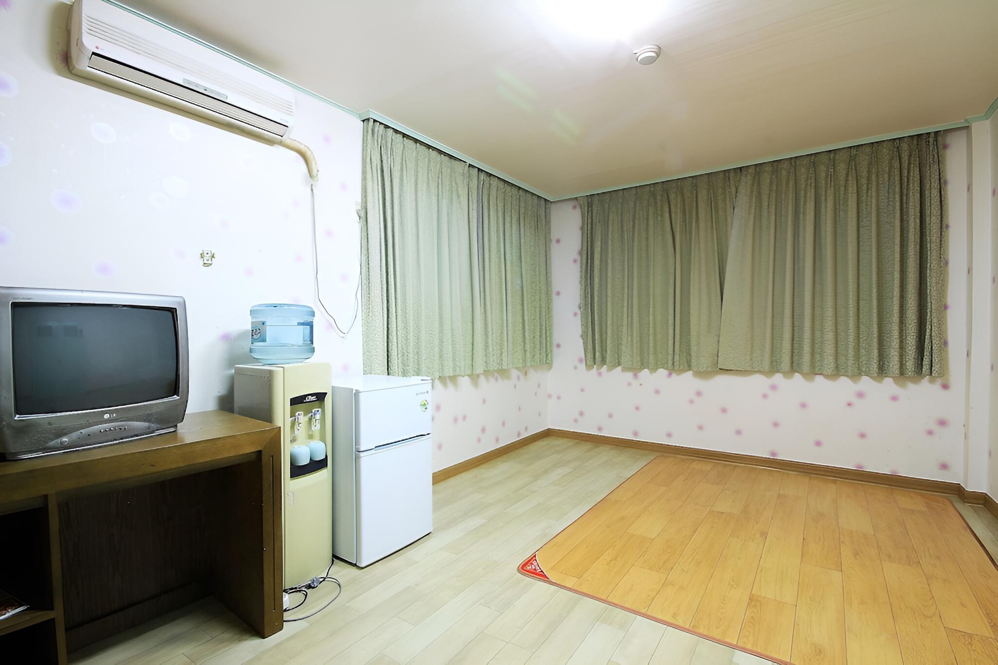 Room (Ondol (large))