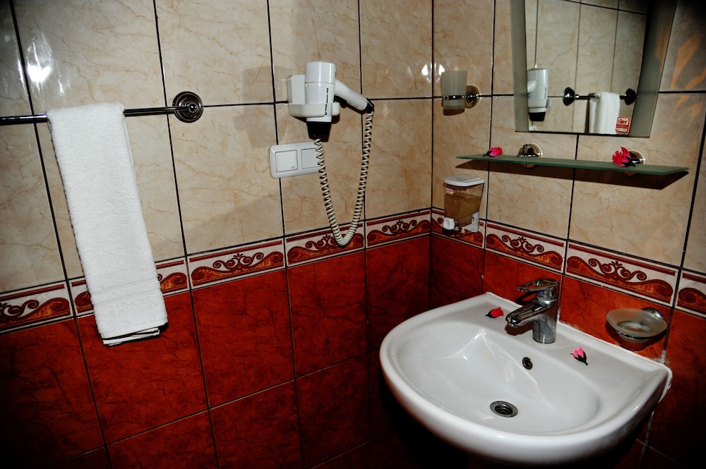 Standard Triple Room photo 2