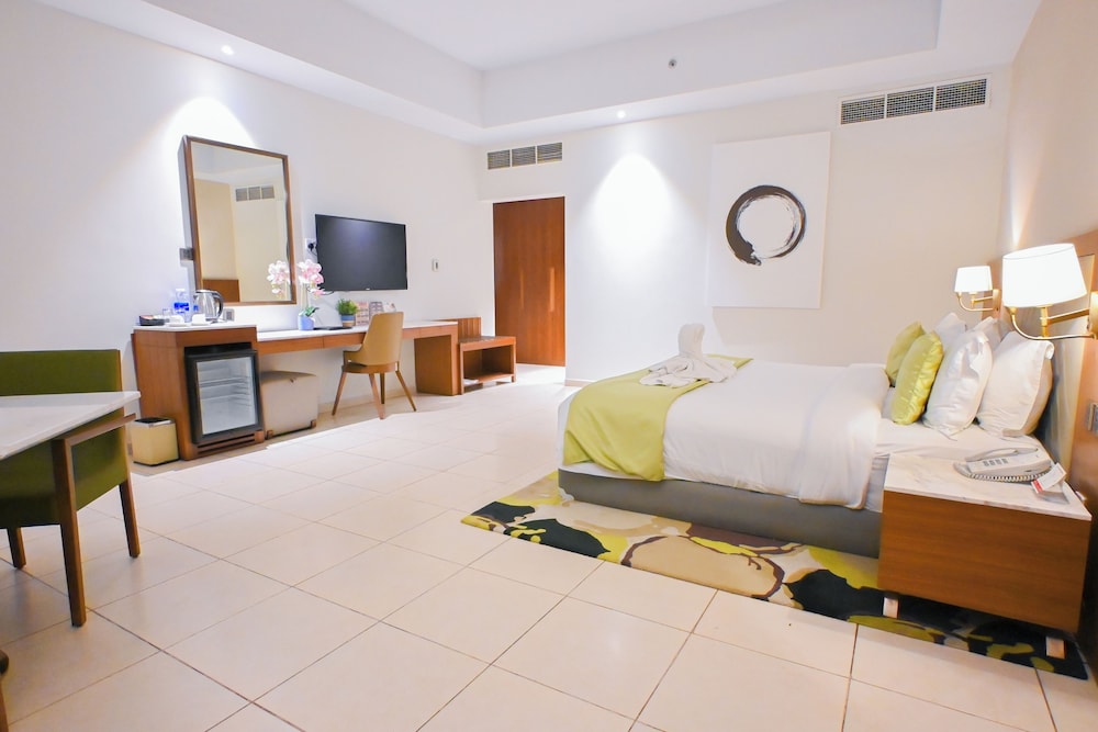 Suite, 2 Bedrooms - Photo 5