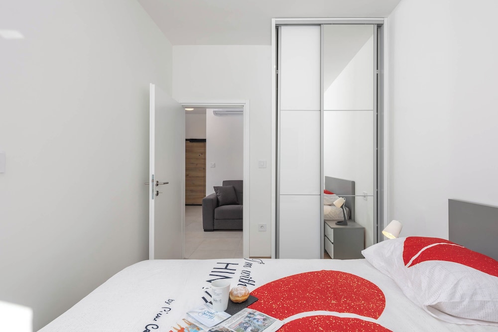 Family Apartment, Multiple Bedrooms, Sea Facing (Apartment Lady Laura) photo 3