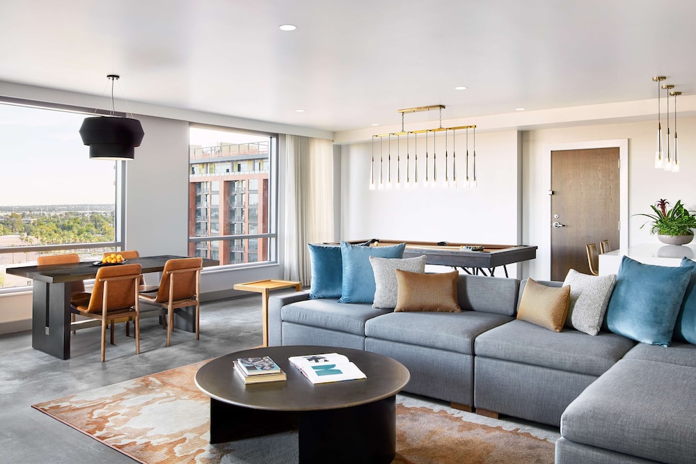 Presidential Suite, 1 King Bed, Accessible (Roll-In Shower)