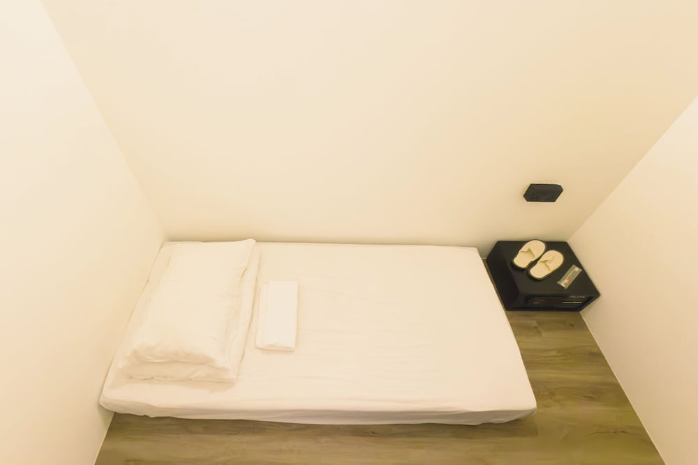 Basic Single Room, Non Smoking photo 3