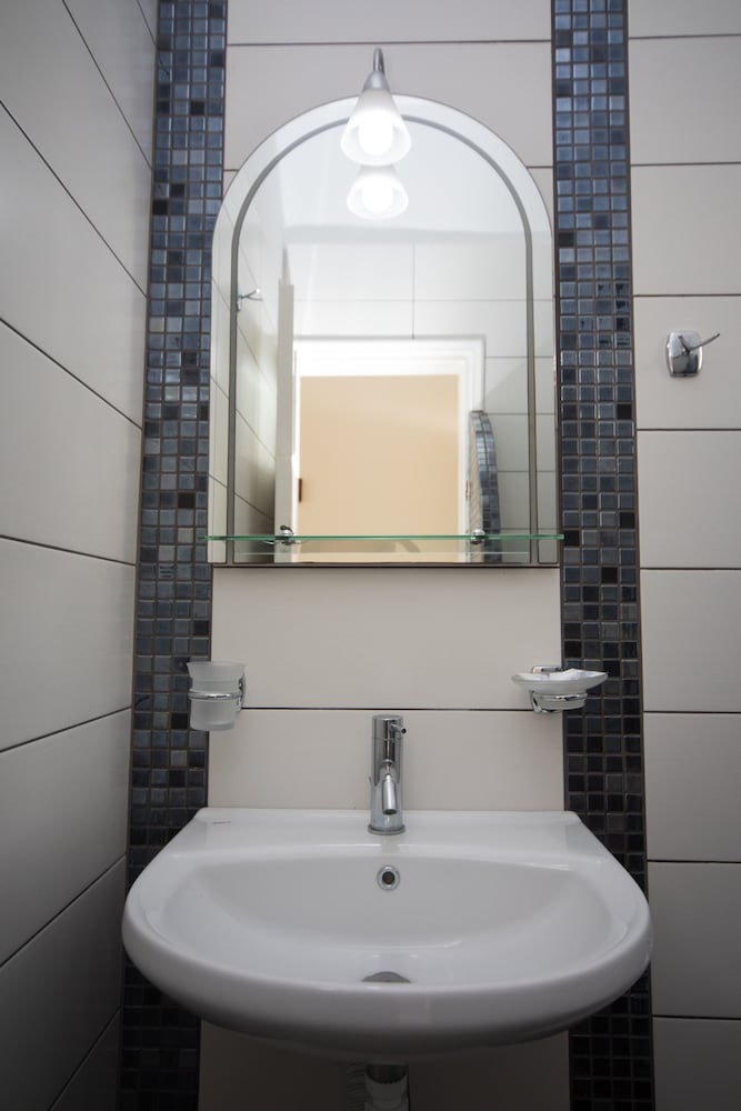 Standard Double or Twin Room, Sea View - Photo 5