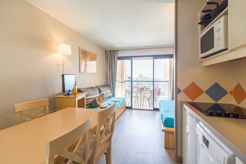 Studio 5 people - 1 sleeping alcove - Sea view -Terrace or balcony - Photo 3
