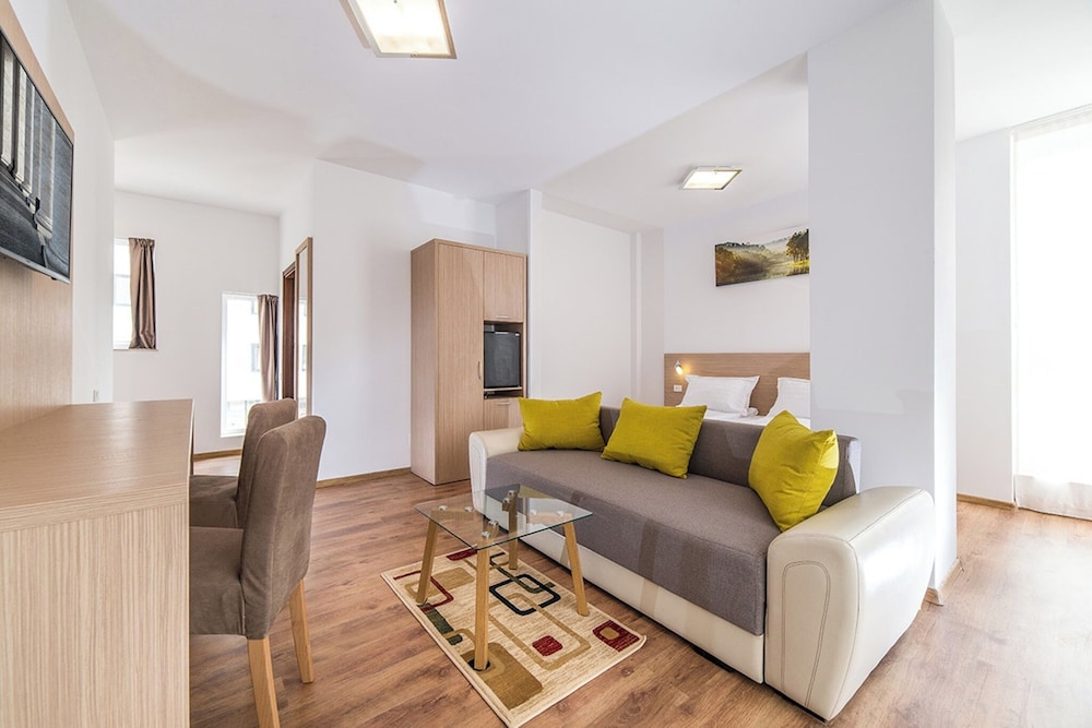 Superior Triple Room photo 2