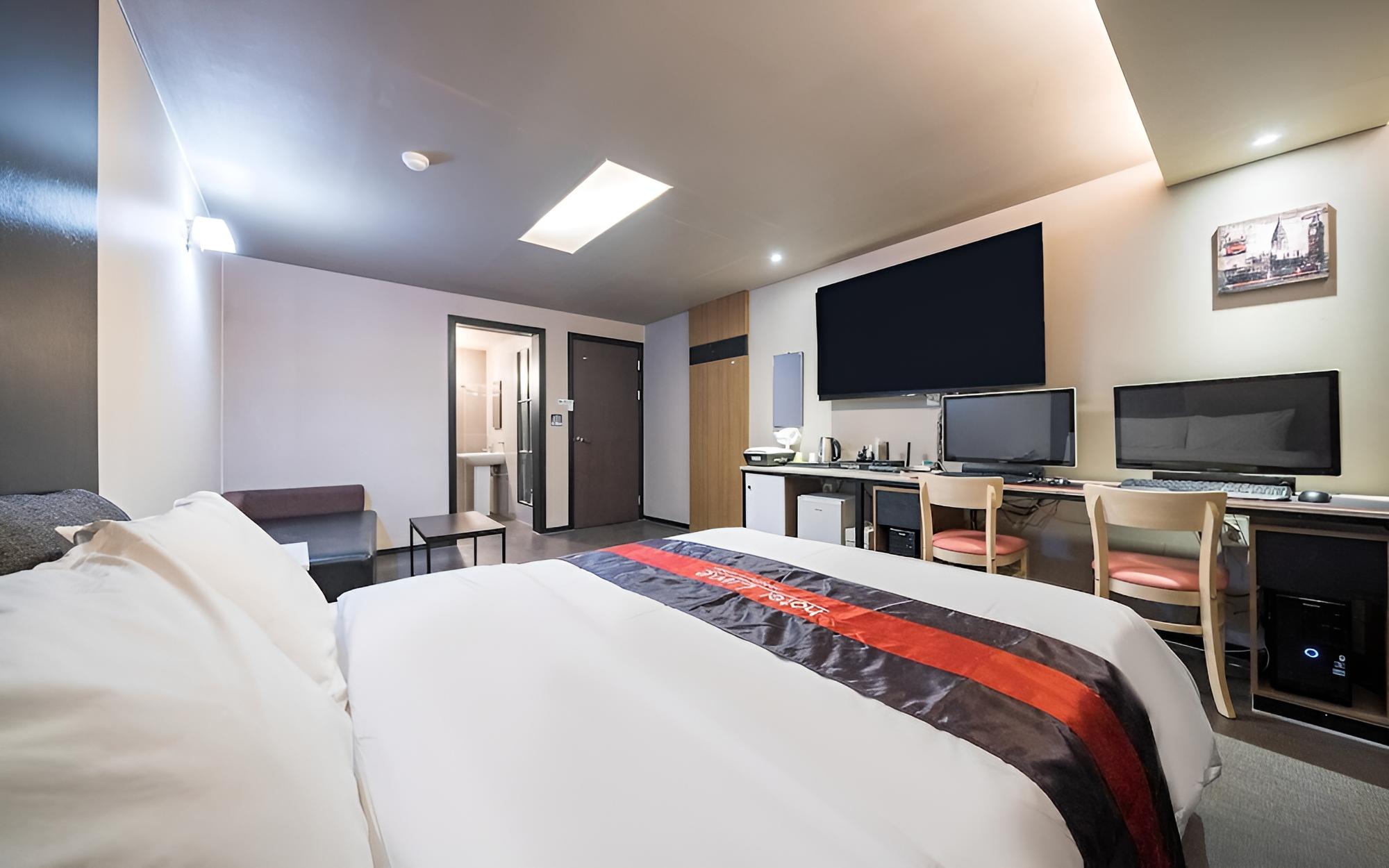 Room (Suite Couple PC (i5 16 GB GTX1060 6G ) photo 3