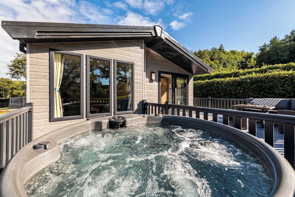 Luxury Chalet, Pets Allowed photo 1