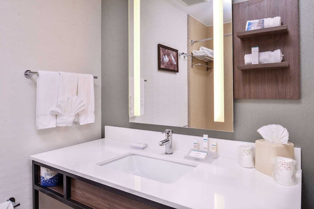 Suite, 1 Bedroom, River View - Photo 7