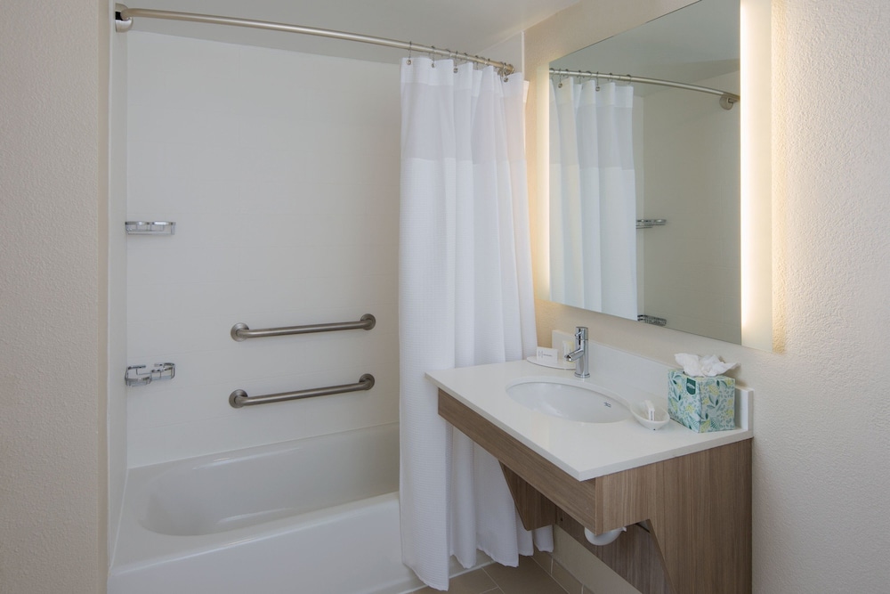 Suite, Multiple Beds - Photo 4