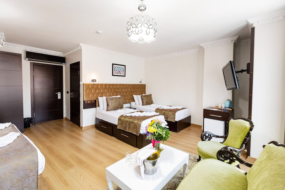 Deluxe Quadruple Room photo 2