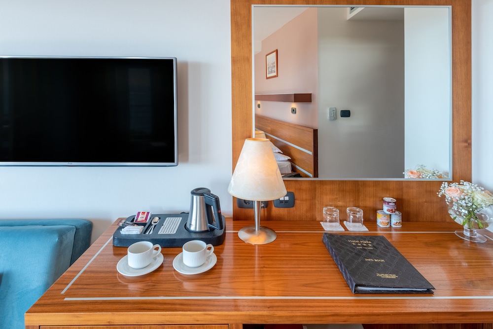 Double Room, Balcony, Sea View - Photo 8
