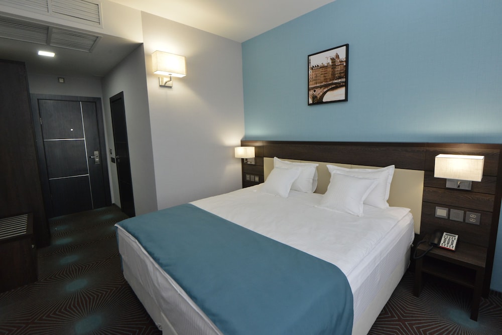 Standard Double or Twin Room photo 3