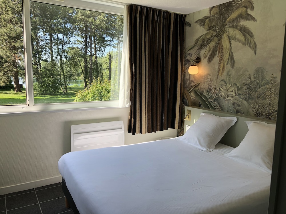 Superior Room, 1 Queen Bed, Non Smoking, Lake View - Photo 4