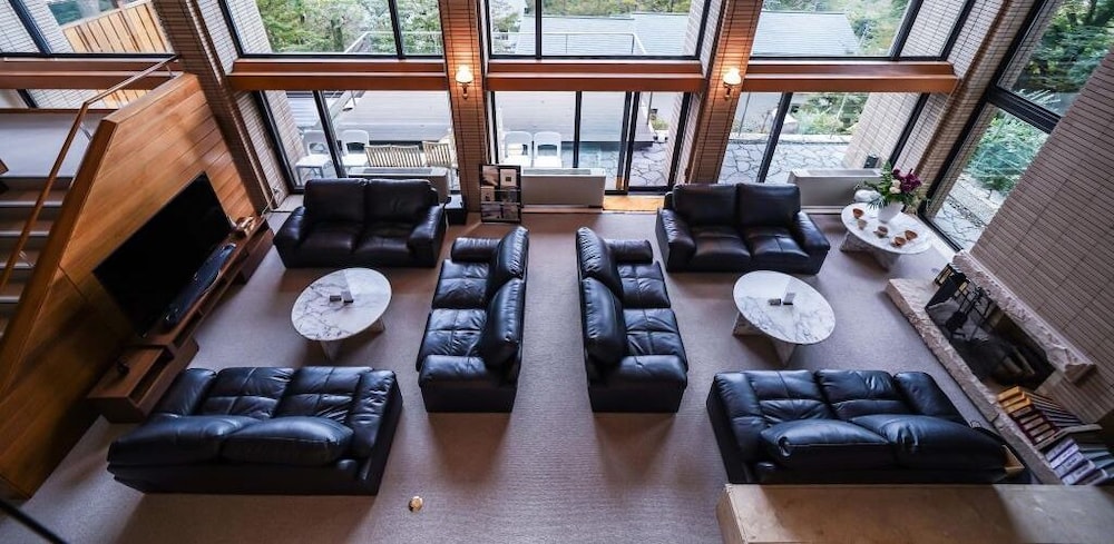 Annex Condominium - Photo 3