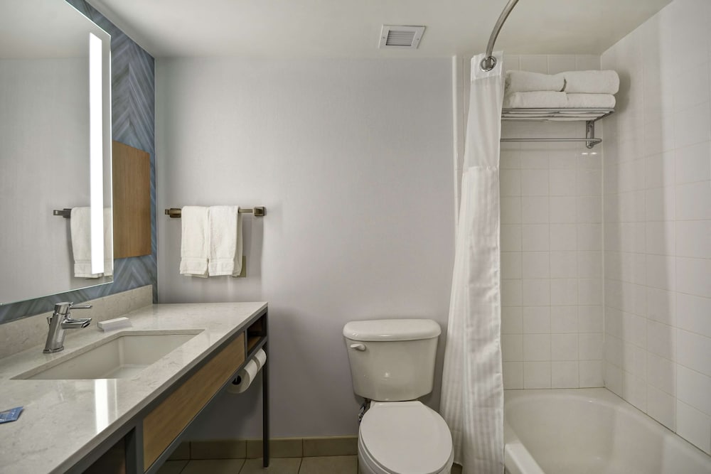 Junior Suite, One King Bed, Accessible - Photo 6