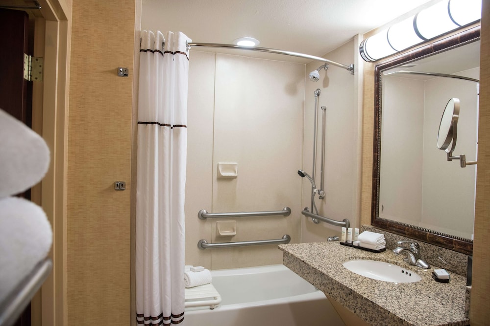 Suite, 2 Queen Beds, Accessible, Bathtub - Photo 8