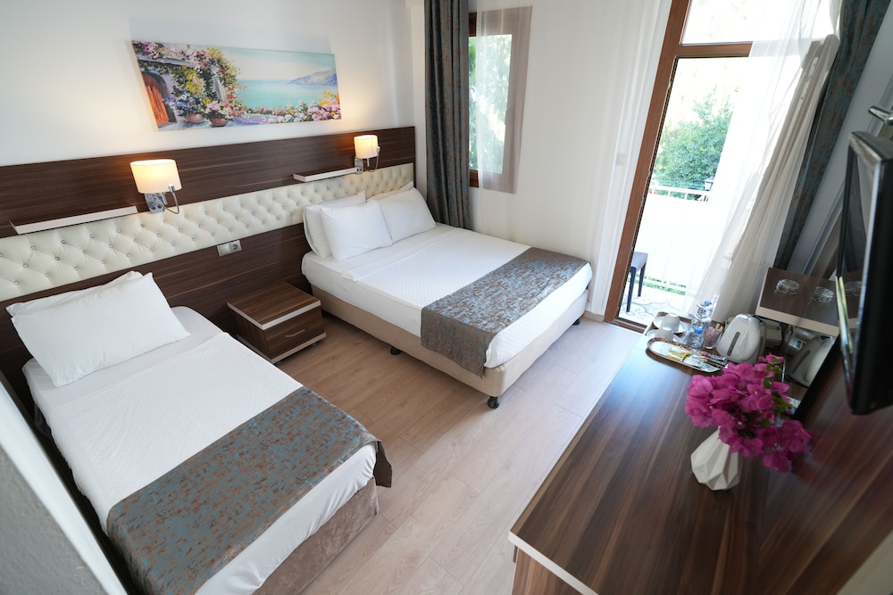 Standard Room photo 3