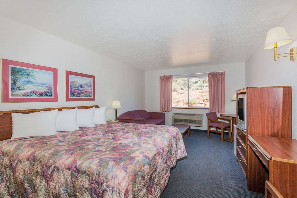Room, 1 King Bed photo 3