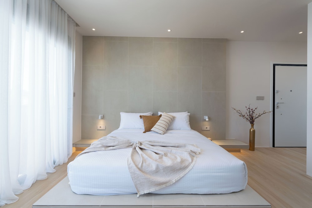 Suite with Private Steam Room & Pool View