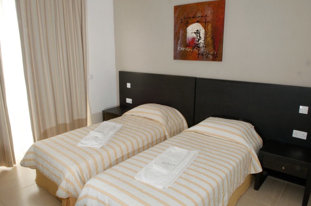 Suite, 3 Bedrooms, Balcony, Sea View photo 2