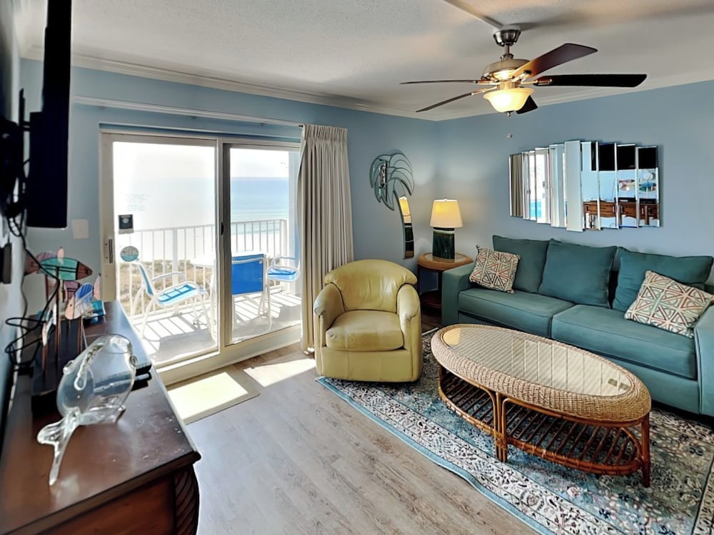 Studio (2 Bedrooms)