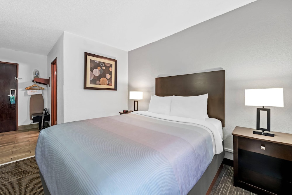 Room, 1 Queen Bed, Accessible, Non Smoking - Photo 3