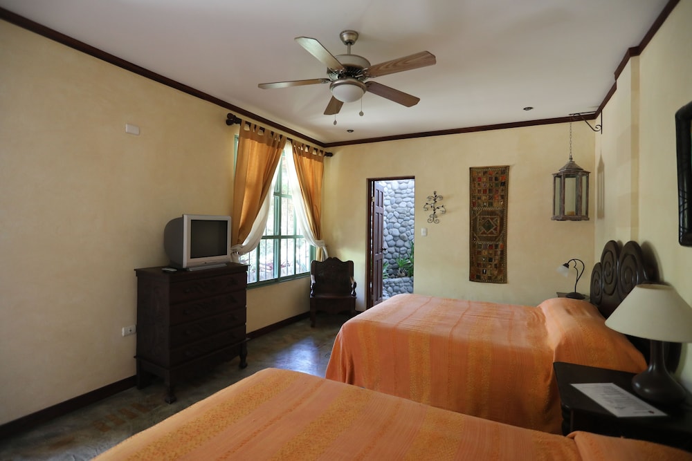 Queen Room photo 3