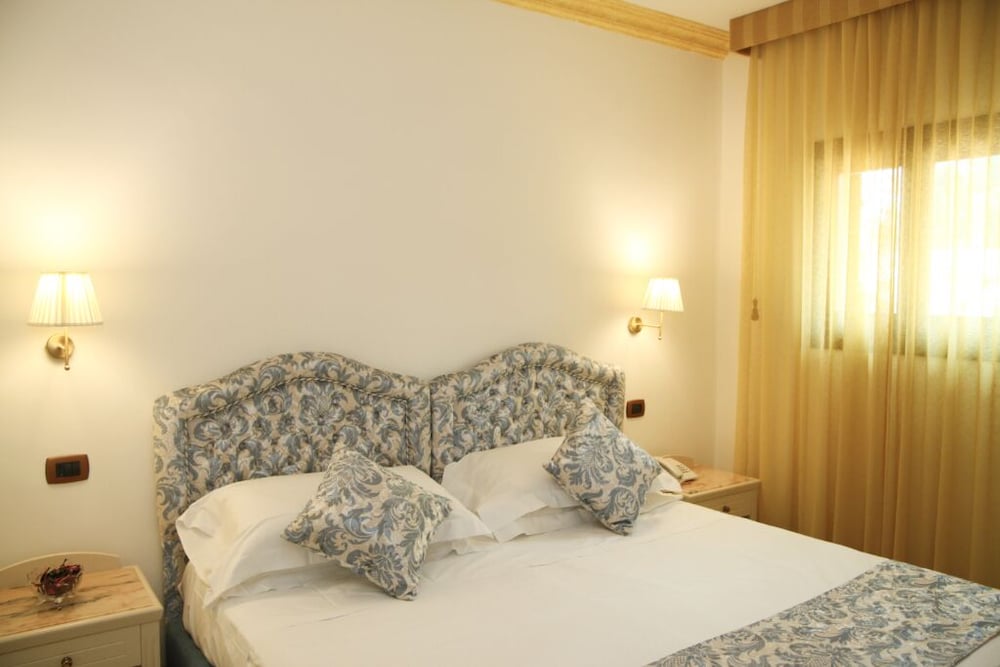 Standard Double or Twin Room photo 3