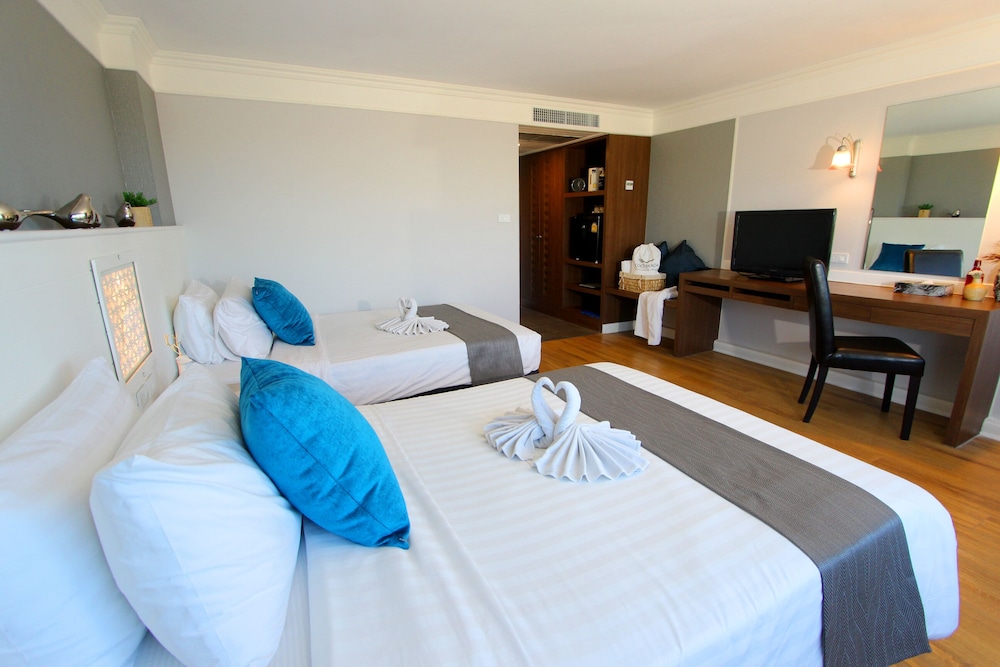 Deluxe Twin Room - Photo 11