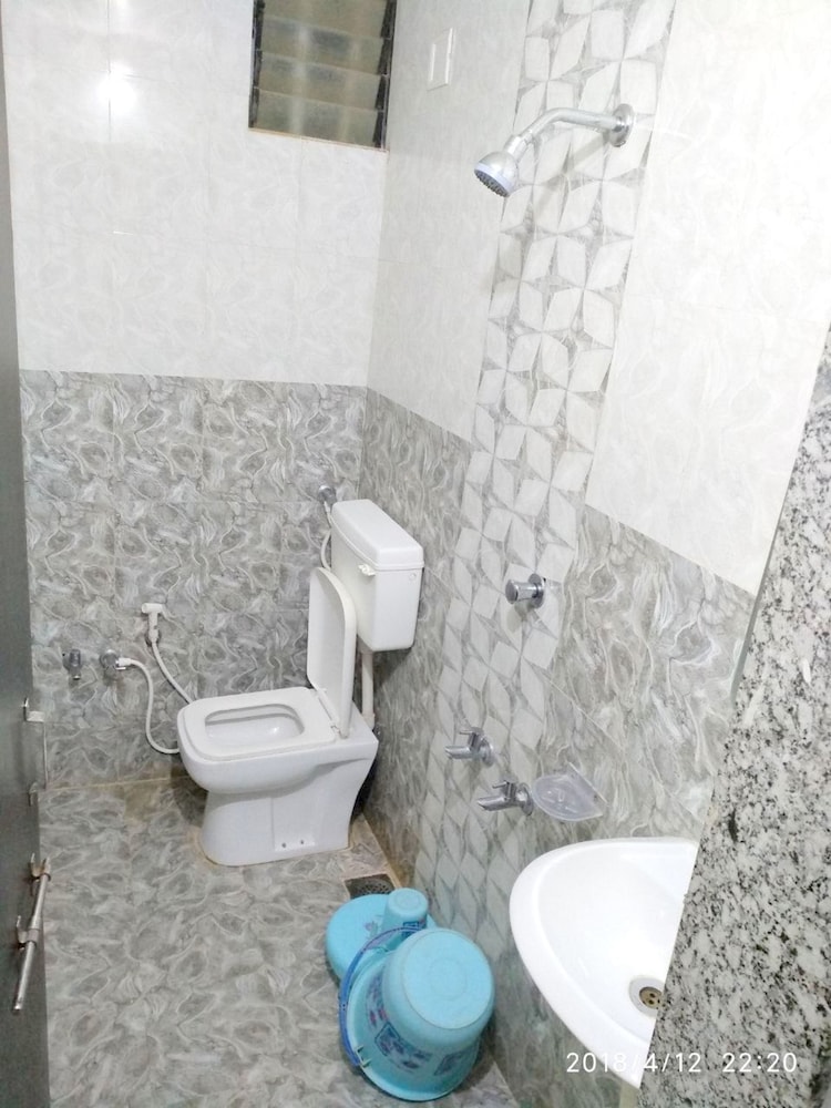 Basic Room photo 2
