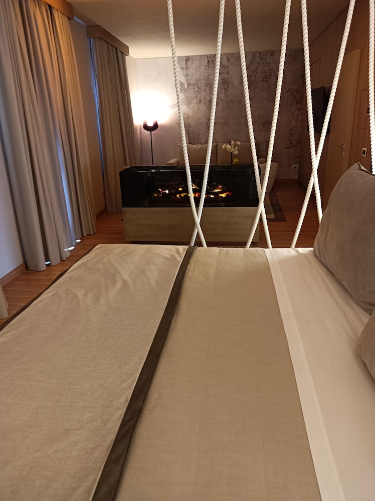 Karma Royal Suite - Photo 2