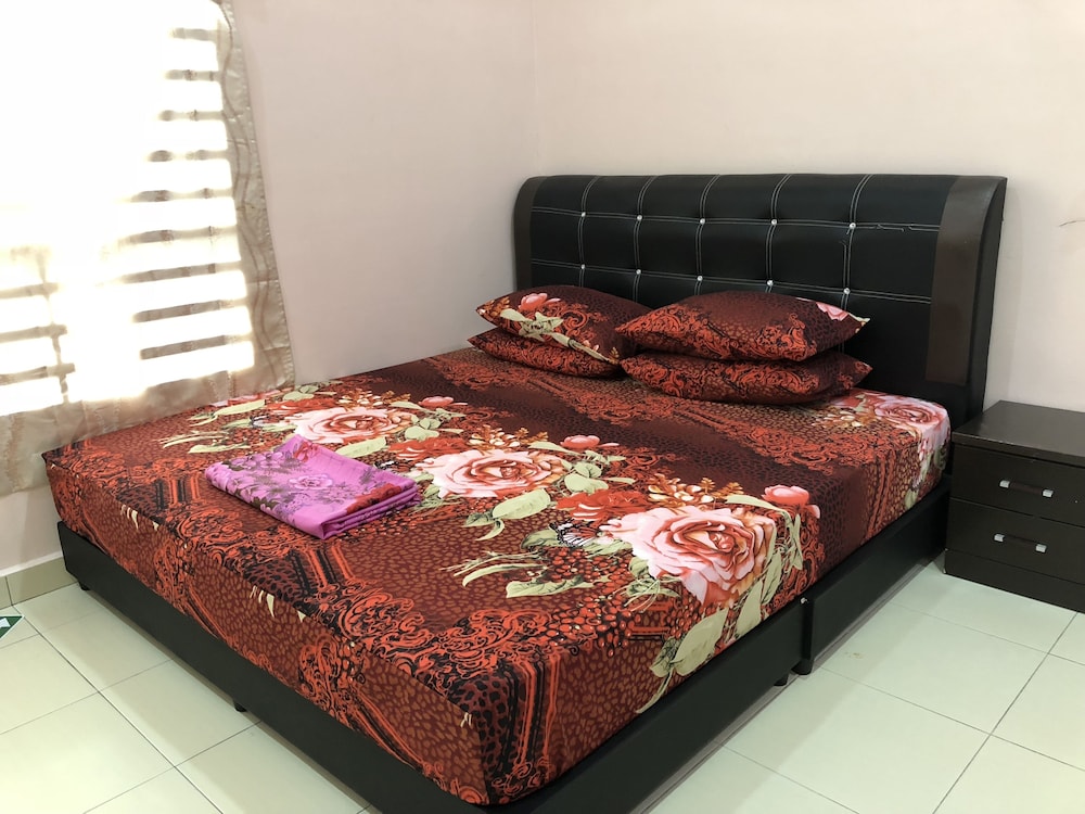 House, 4 Bedrooms photo 1