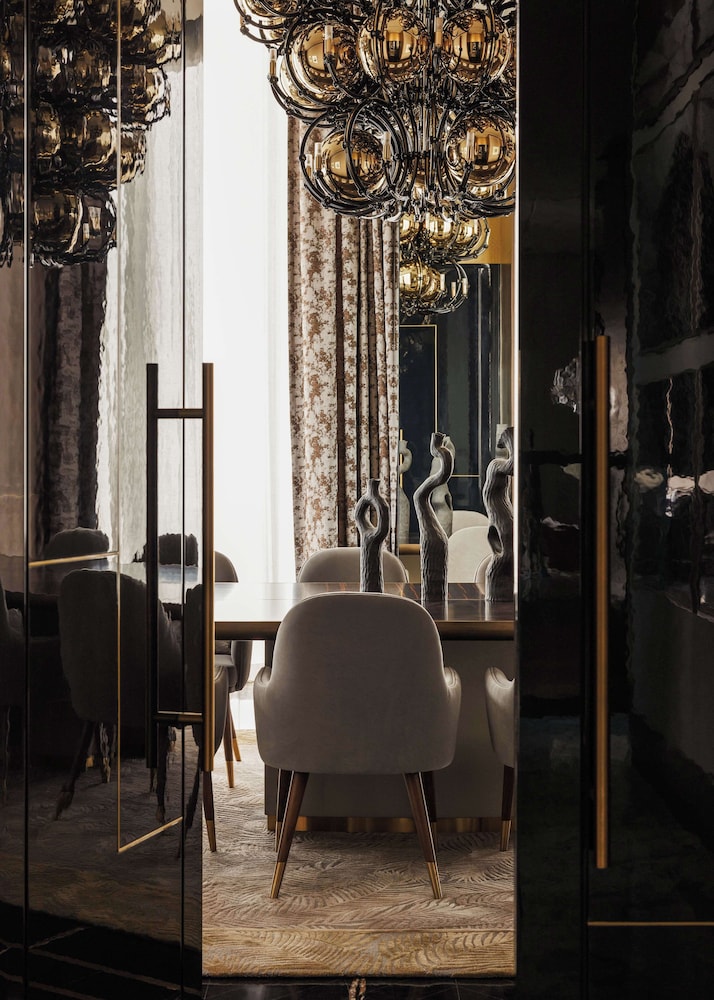 Villa (one Uae Resident, Uae Id Mandatory)