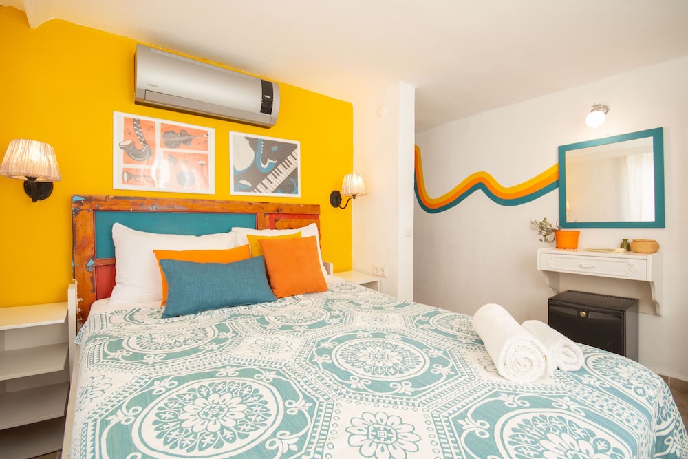 No 7 Concept Room with Sea View - Photo 1