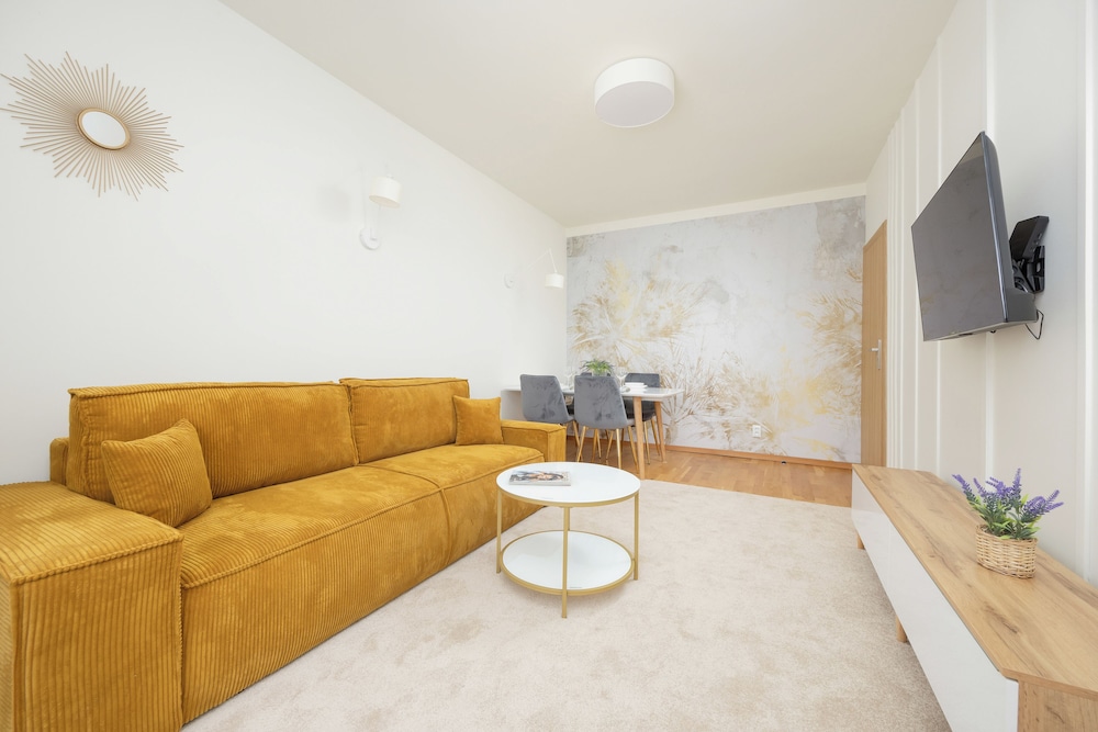 Apartment, 3 Bedrooms, 2 Bathrooms