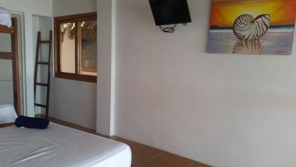 Quadruple Room, Terrace, Beach View photo 2