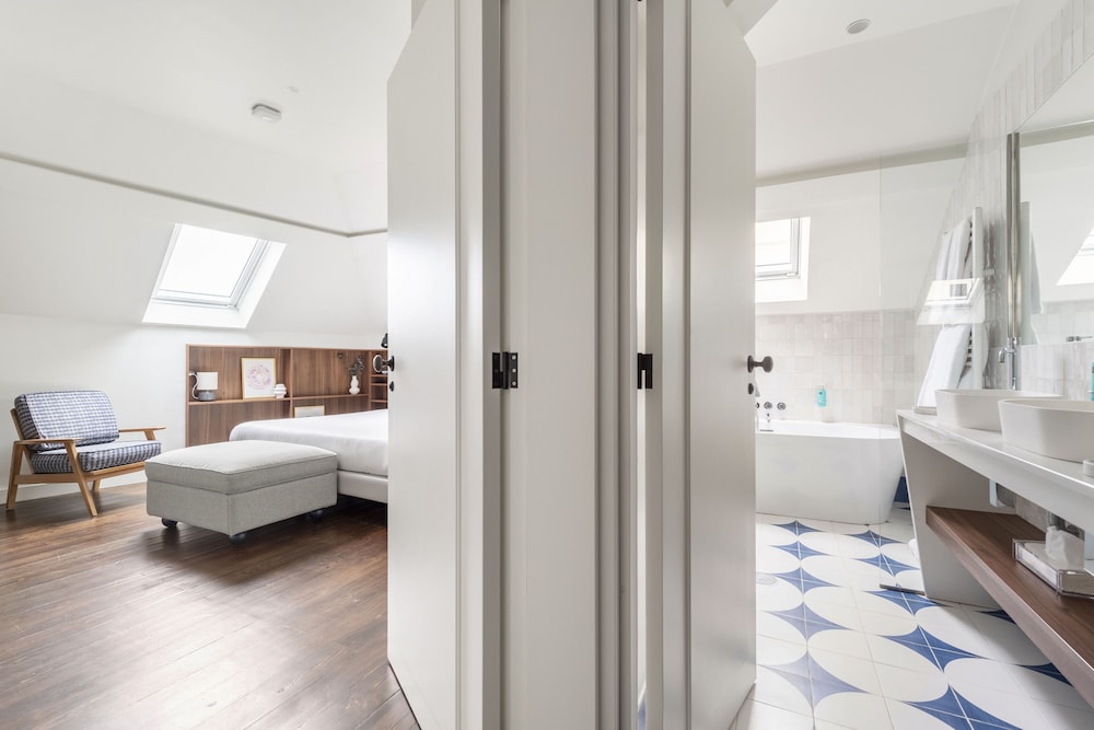 Deluxe Apartment, 3 Bedrooms, 2 Bathrooms, City View