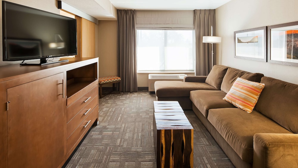 Suite, 2 Queen Beds, Non Smoking (Living Room) - Photo 2
