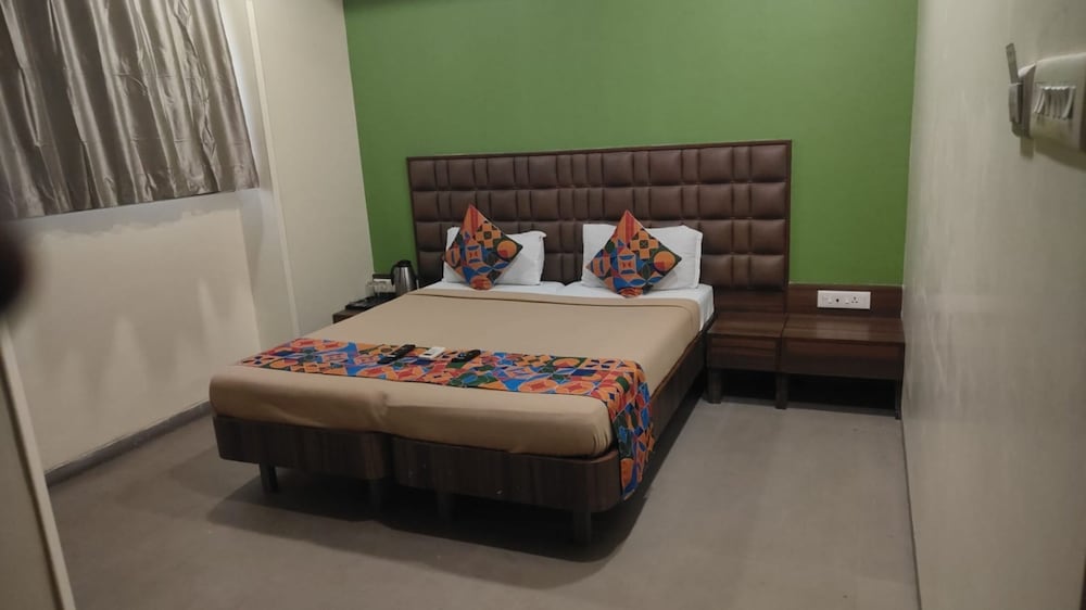 Deluxe Room - Photo 4