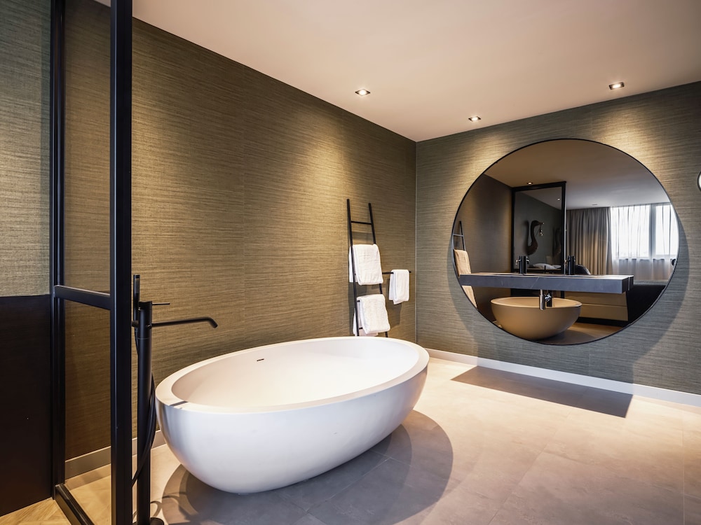 Business Suite - Photo 6