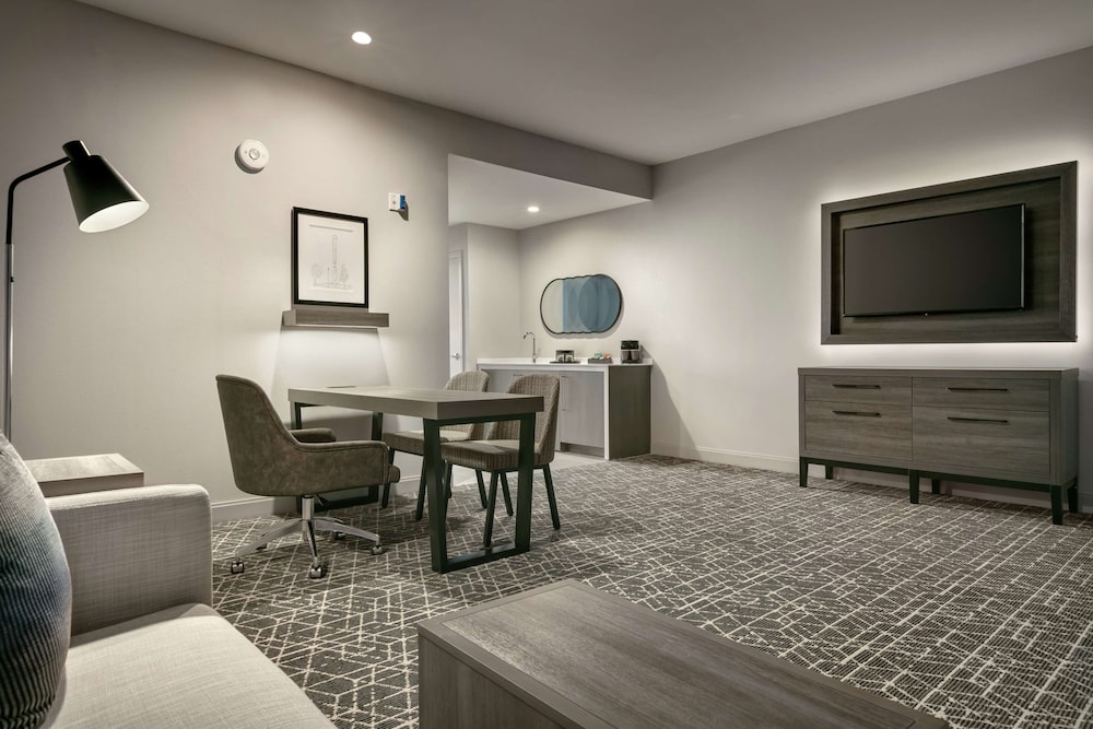 Suite, 2 Queen Beds, Accessible, City View - Photo 5