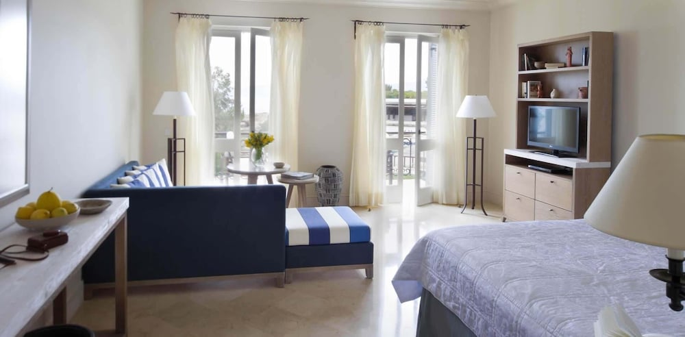 Garden Studio Suite Sea View
