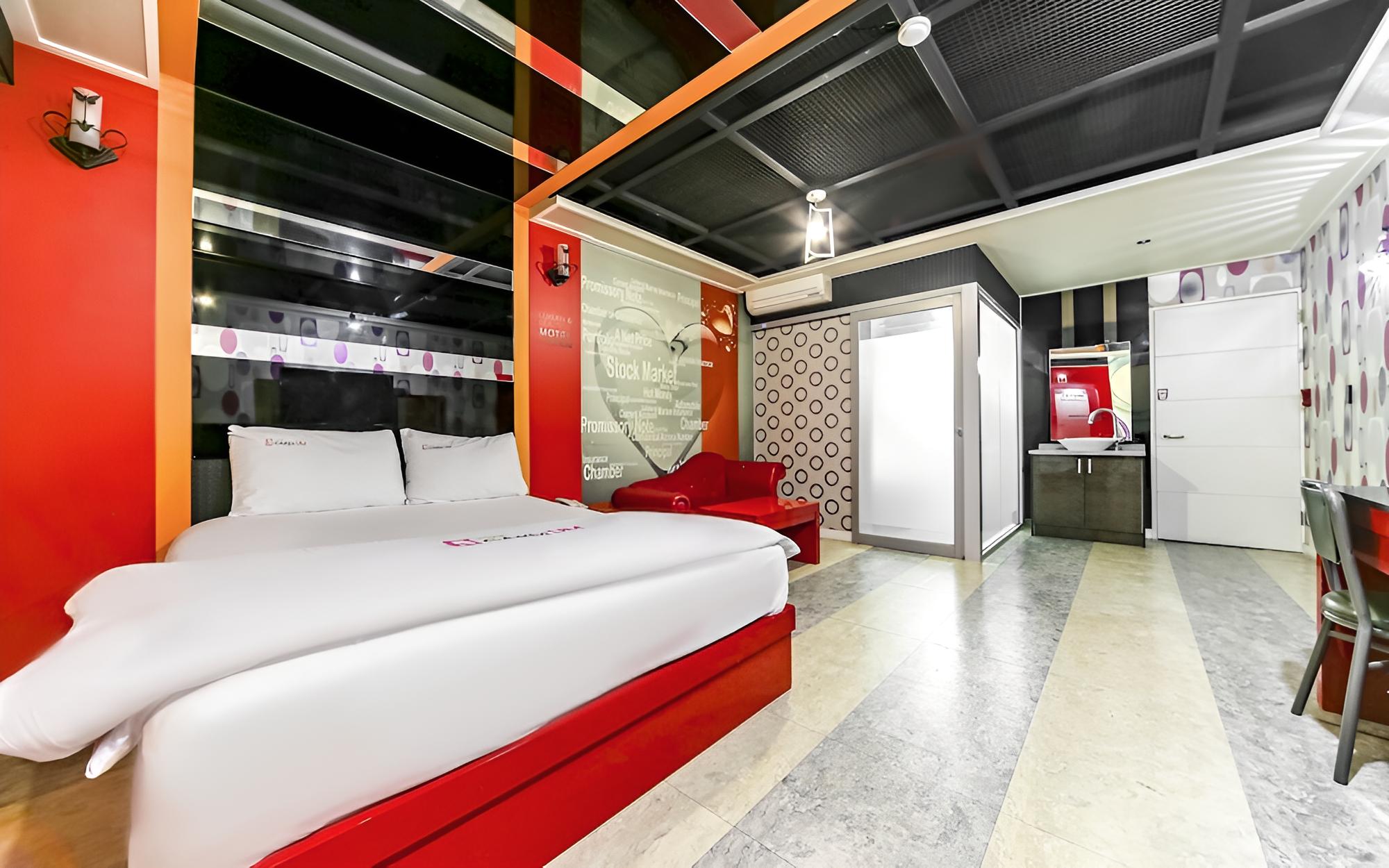 Room (Deluxe room)