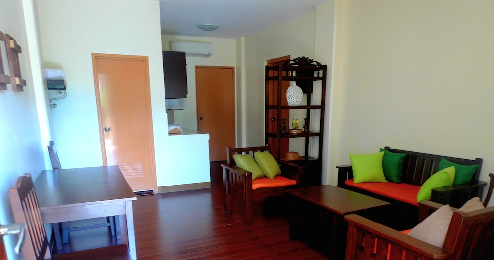 Suite room photo 2