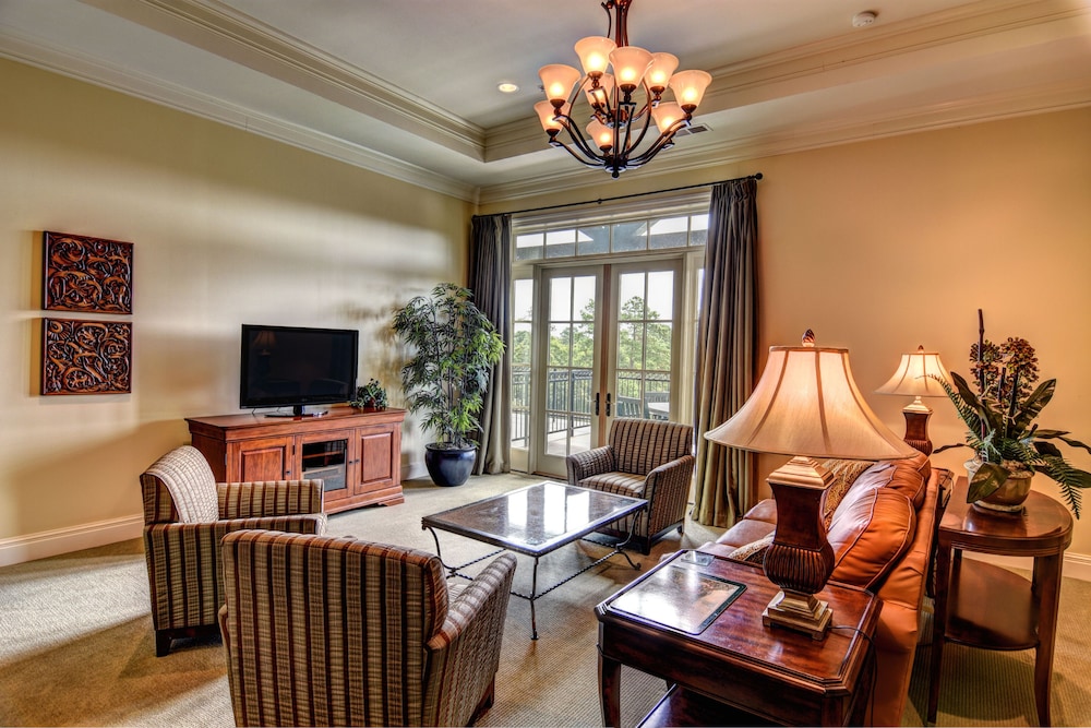 Luxury Suite photo 2