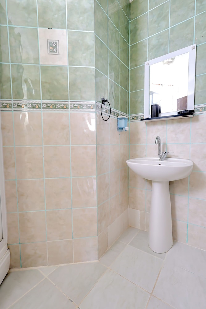 Standard Triple Room, Multiple Beds, Non Smoking, Sea View photo 2