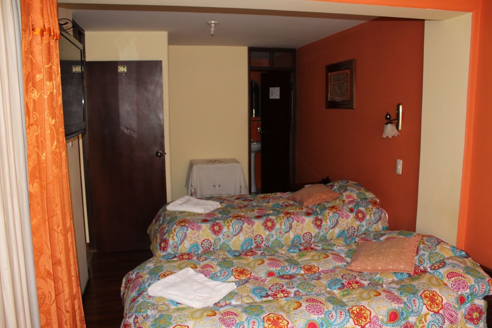 Twin Room, 2 Twin Beds, Private Bathroom (Doble) photo 1