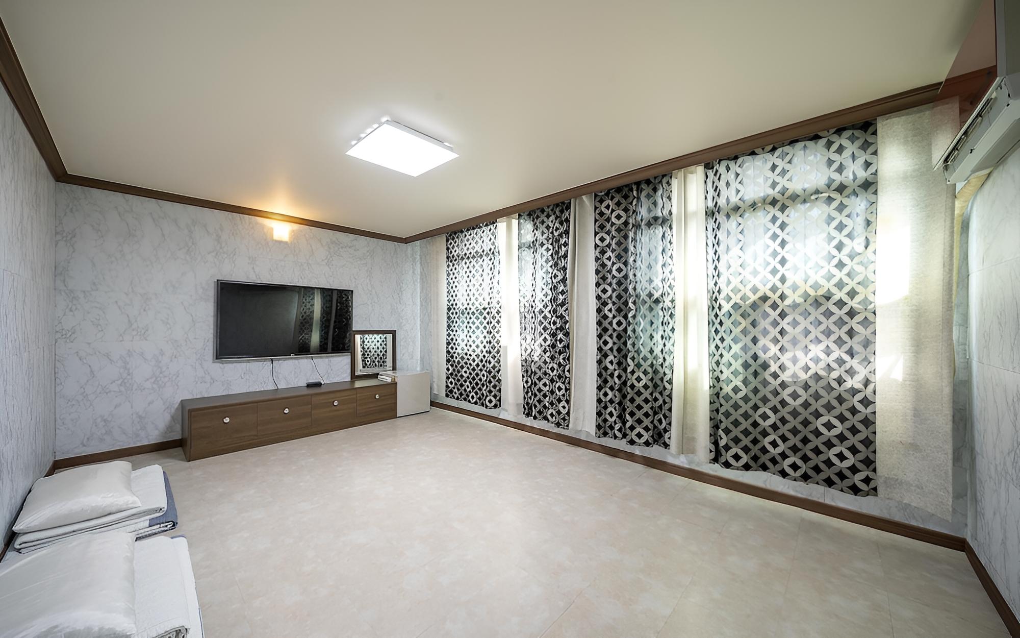 Room (Ondol-4-person room (Netflix availabl) - Photo 5