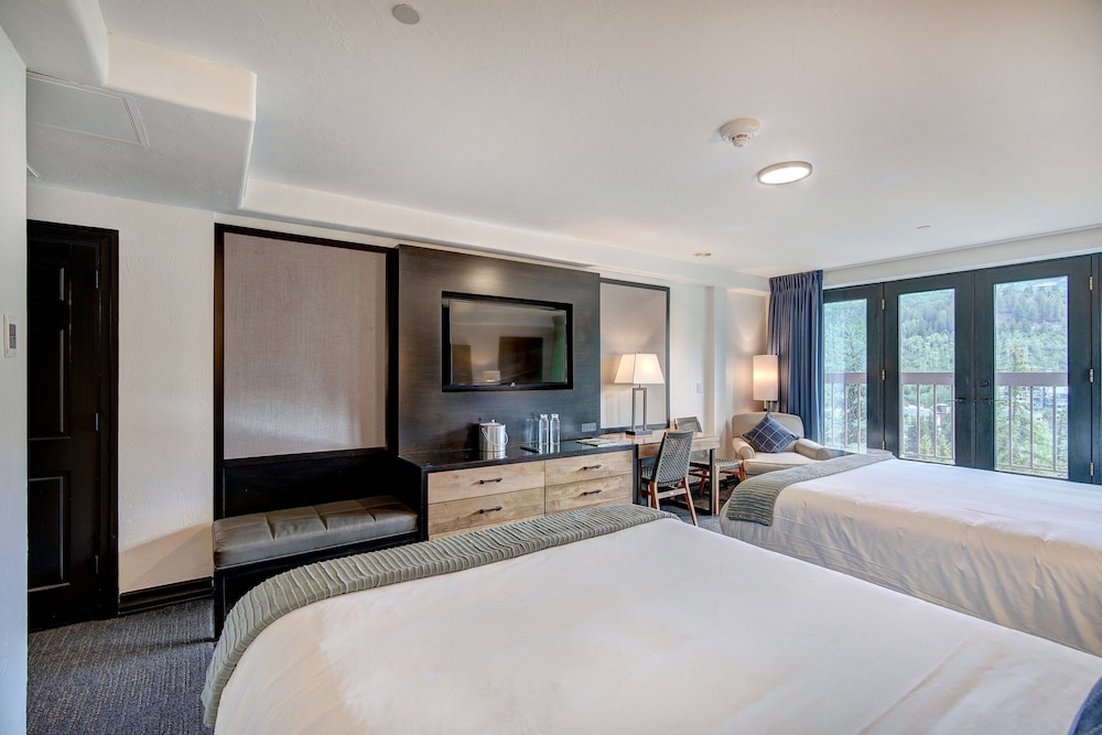 Superior Room, 2 Queen Beds - Photo 5