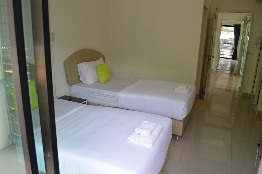 Standard Room 2 Single Beds photo 2